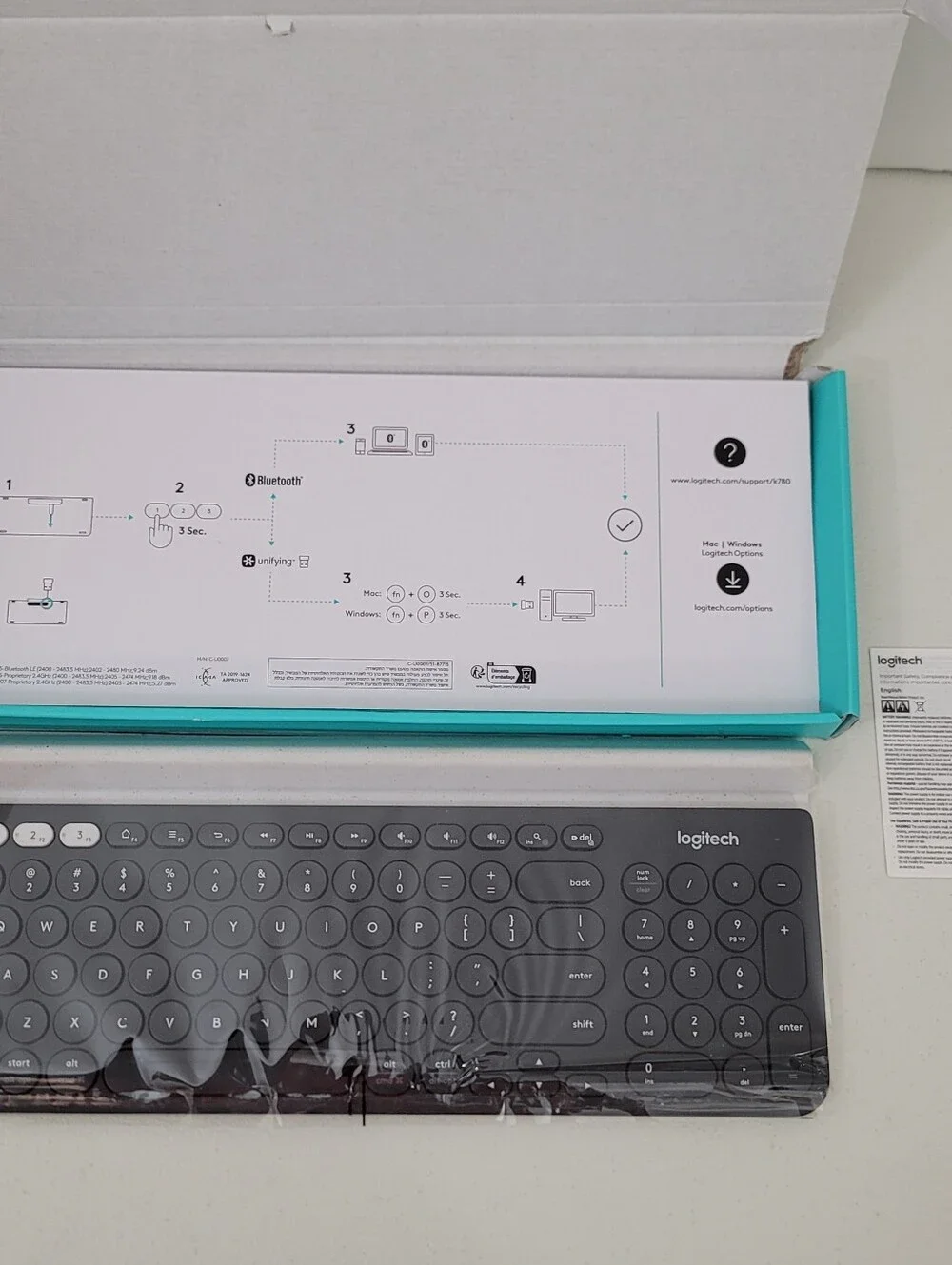 Logitech K780 Multi Device Wireless Keyboard Complete In Box!